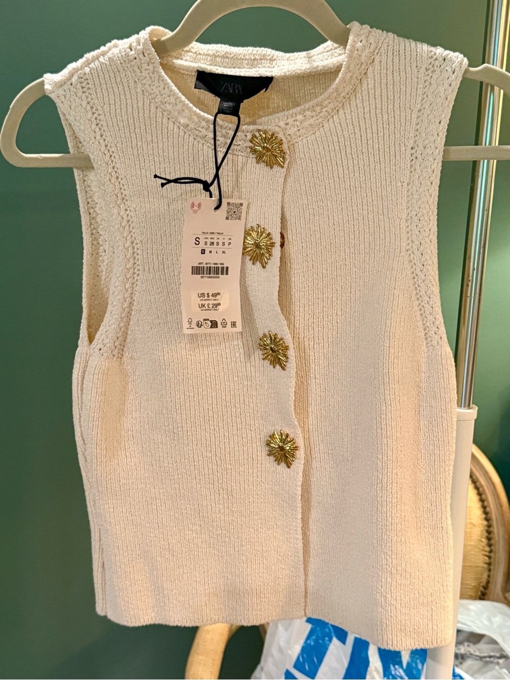 NWT Zara Cream Sleeveless Knit Blouse. Top with Gold Sunburst Buttons, SZ Small
